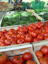 Marché du mardi matin à La Bégude de Mazenc